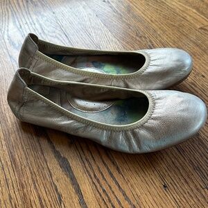 Born leather flats size 8.5